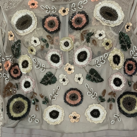 BEAUTIFUL beaded needle and thread gown!! Worn once!! - Picture 4 of 5